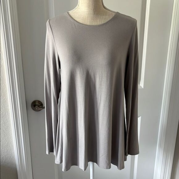 Eileen Fisher Gray Relaxed Tunic Top. NWOT SZ M - Picture 1 of 9